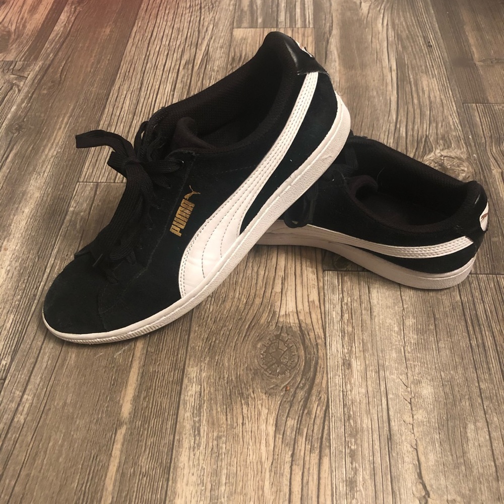 PUMA suede lace up sneakers “Vikky”